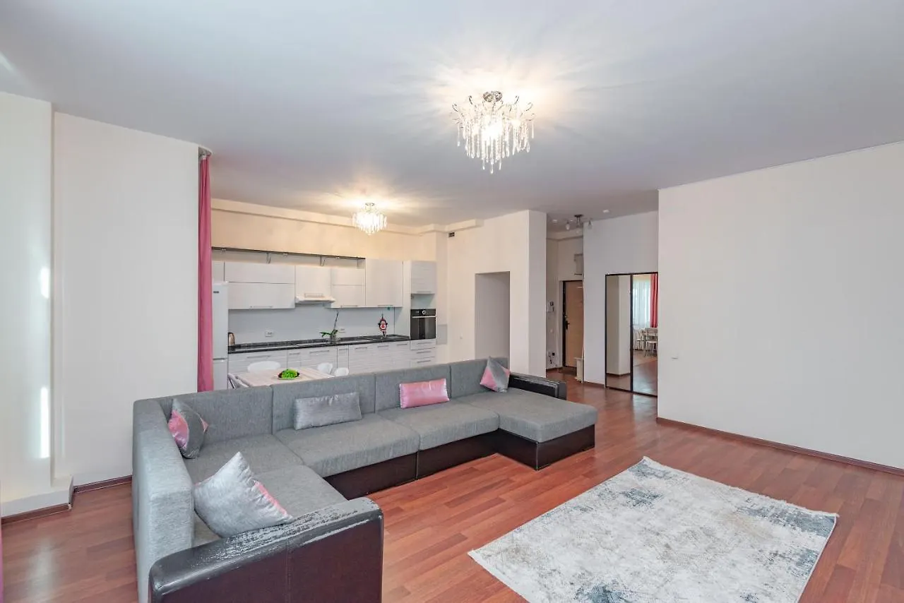 Apartment Двухкомнатная В Самом Сердце Столицы
